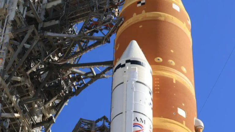 NASA to Move Moon Rocket Back to Hangar for Additional Repairs Ahead of Crewed Mission