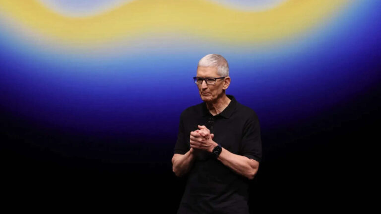 Tim Cook on Tuesday told employees he is stepping down as chief executive of Apple after 15 years,