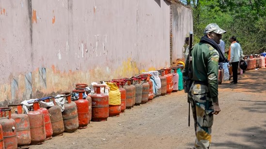 Commercial LPG rate hiked by ₹195, jet fuel price doubled to ₹2 lakh