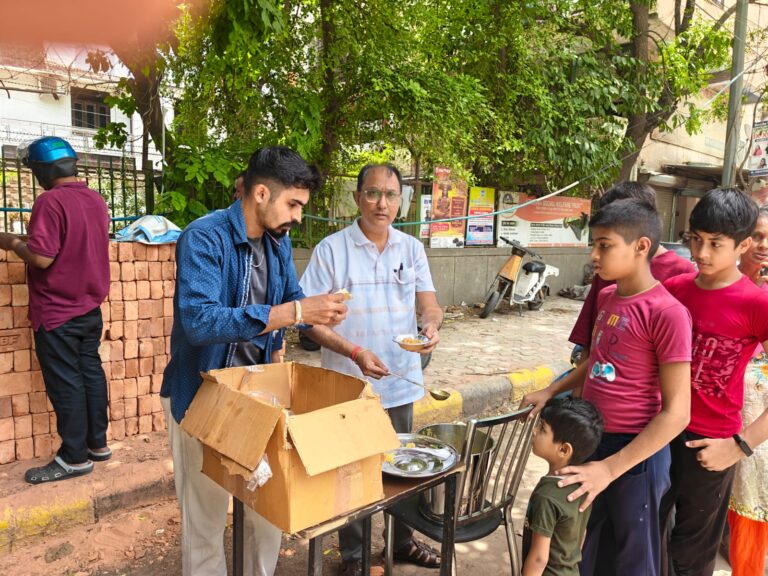 Krishna Social Welfare Trust Serves Meals to Underprivileged Children, Spreads Message of Social Service