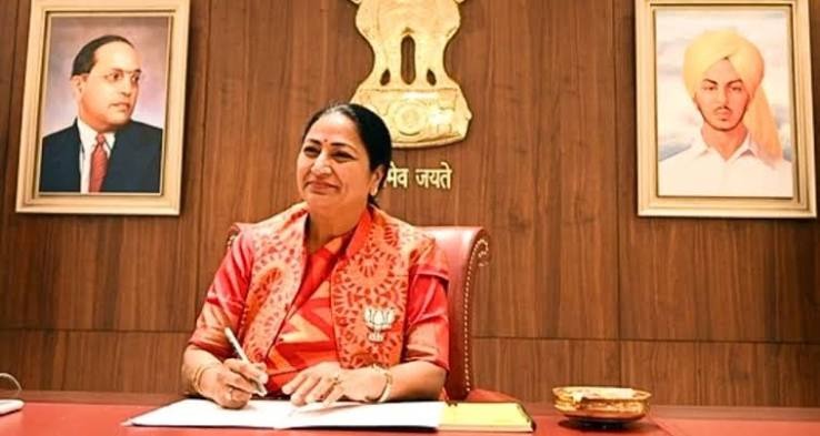 Delhi CM Rekha Gupta Orders Major Bureaucratic Reshuffle; 52 Officials Transferred, 19 Promoted