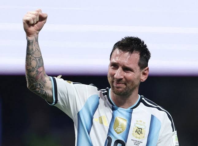 Messi Inspires Argentina’s Dramatic 3-2 Comeback Over Egypt, Secures World Cup Quarterfinal Berth