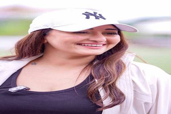 Sonakshi Sinha Shares Adorable Mid-Flight Grooming Moment of Husband Zaheer Iqbal