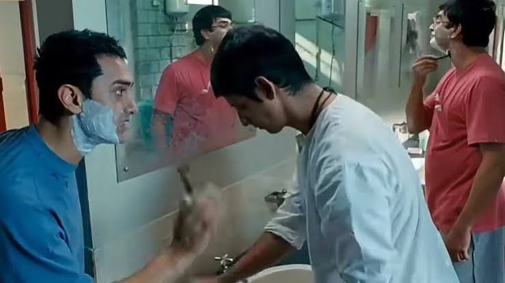 Producer Vidhu Vinod Chopra Clarifies ‘3 Idiots’ Will Not Be Re-Released in Cinemas