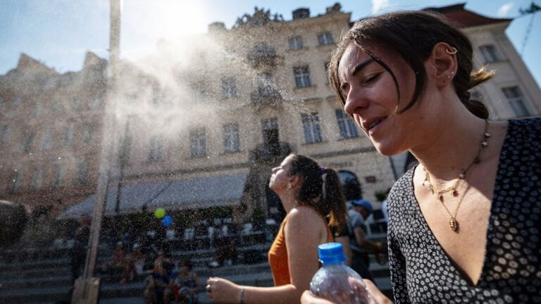 Extreme Heat Sweeps Europe, Putting Air Conditioning at the Heart of Survival Debate