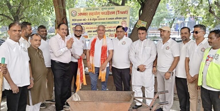 Clean Dwarka, Beautiful Dwarka’ Campaign Held in Sector-12 Market