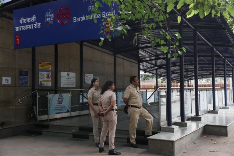 Delhi Clamps Down on Traffic, Shuts Metro Stations Ahead of Protest Against Election Chief