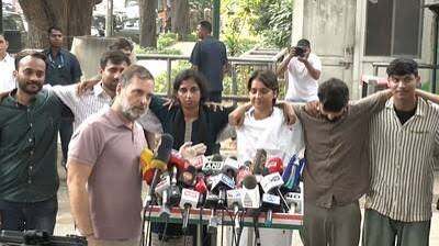 Rahul Gandhi’s Delhi Briefing Draws Attention as ‘Sherni’ and Man With ‘Lathi of Love’ Appear